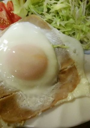 美しいハムエッグの作り方-レシピのメイン写真