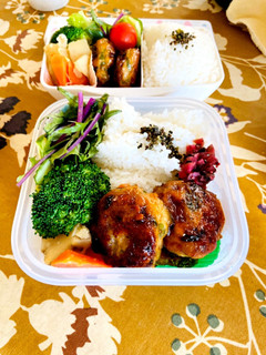 つみれ鍋と時短セロリの豆腐ハンバーグ弁当-レシピのメイン写真