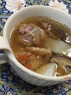 骨つきチキンとカブと椎茸のスープ-レシピのメイン写真