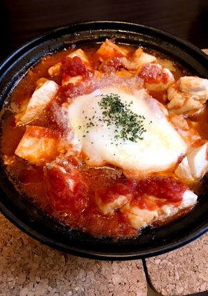 タジン鍋でつくる鶏胸肉のトマトソース煮！-レシピのメイン写真