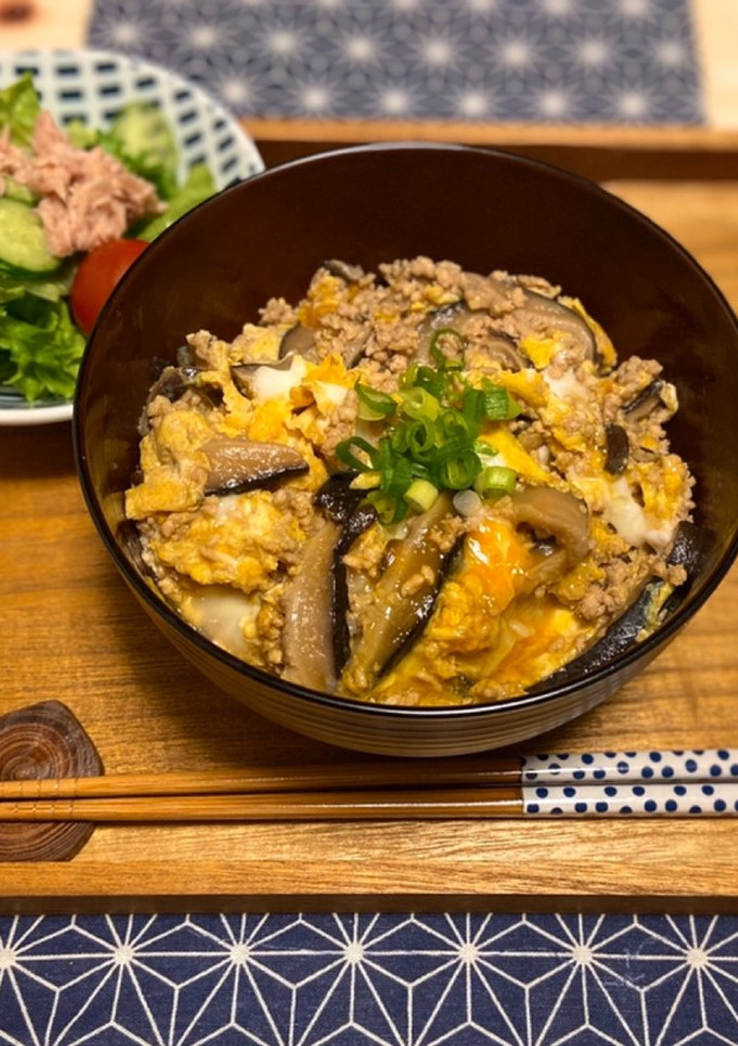 椎茸の旨味で☆鶏ひき肉の卵とじ丼-レシピのメイン写真