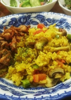 パエリア風ピラフのロテッサリーチキン添え-レシピのメイン写真