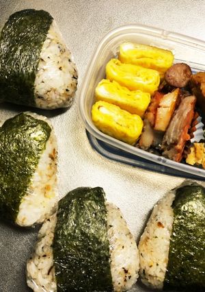 旦那弁当330♥残り物詰めた可哀想な弁当-レシピのメイン写真