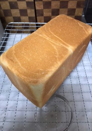 ヨーグルトとハチミツの食パン-レシピのメイン写真