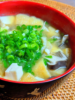 キノコと豆富の味噌汁-レシピのメイン写真