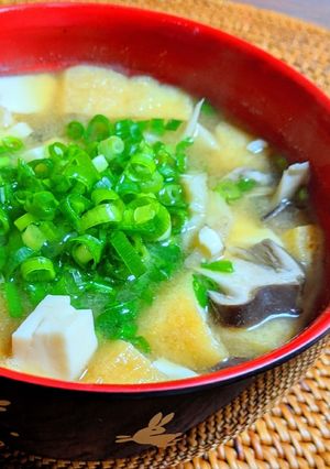 キノコと豆富の味噌汁-レシピのメイン写真