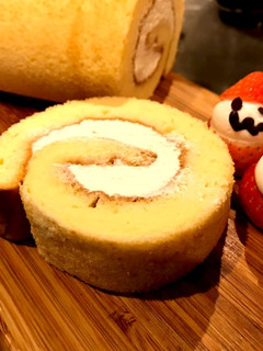 シフォンロールケーキとイチゴのサンタ-レシピのメイン写真