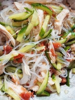 蒸し鶏と梅の春雨サラダ-レシピのメイン写真