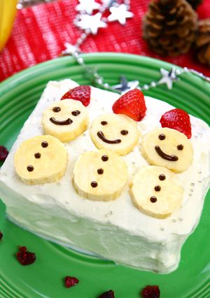 簡単☆バナナスノーマンクリスマスケーキ-レシピのメイン写真