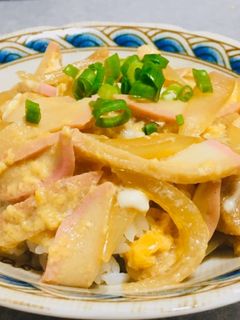 玉ねぎトロッ♪かまぼこの卵とじ!木の葉丼-レシピのメイン写真