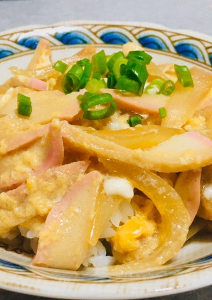玉ねぎトロッ♪かまぼこの卵とじ！木の葉丼-レシピのメイン写真