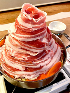 モヤシでOK肉タワー鍋トマトチーズ味-レシピのメイン写真