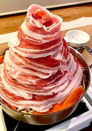 モヤシでOK肉タワー鍋トマトチーズ味-レシピのメイン写真