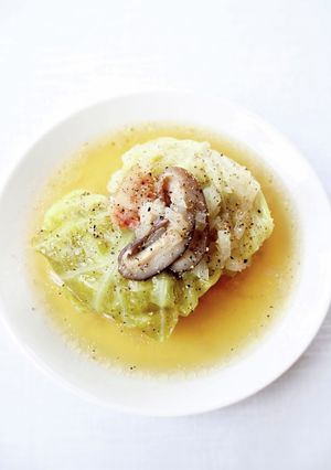 旨味たっぷり【ロールキャベツ（コンソメ）-レシピのメイン写真