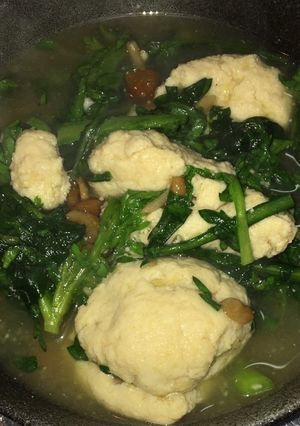 春菊となめこと鶏団子の生姜海鮮スープ-レシピのメイン写真