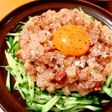 ワラサによるユッケのフリしたカルパッチョ