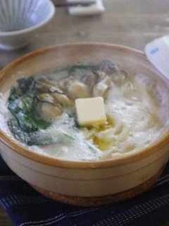 牡蠣とほうれん草の豆乳煮込みうどん♪-レシピのメイン写真