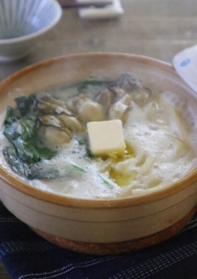 牡蠣とほうれん草の豆乳煮込みうどん♪-レシピのメイン写真