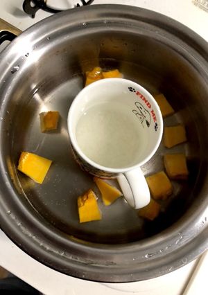 離乳食♡湯のみ粥と南瓜♡初期♡同時調理-レシピのメイン写真