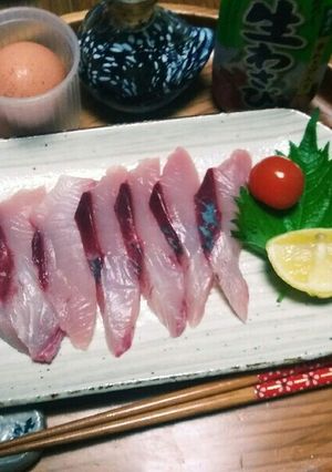 ハマチ(ブリ)の刺身を卵かけご飯にon-レシピのメイン写真