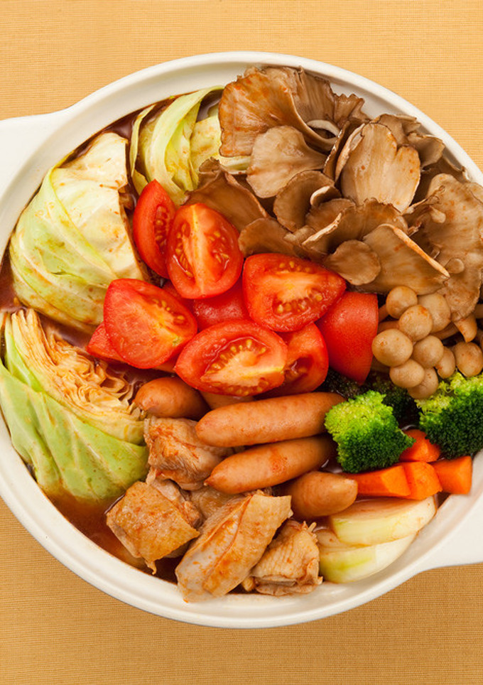 野菜たっぷり！トマトとまいたけのトマト鍋-レシピのメイン写真