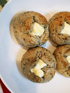 クリームチーズごまパン-レシピのメイン写真