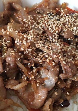 冷やし中華のごまだれ活用の豚しょうが丼！-レシピのメイン写真