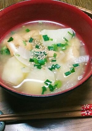 油あげとジャガイモと玉ねぎの味噌汁☺⛄☕-レシピのメイン写真