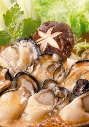 『赤味噌・白味噌で牡蠣の土手鍋』-レシピのメイン写真