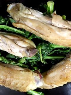 けいこだしで 鶏手羽中とカブの葉の炒め煮-レシピのメイン写真
