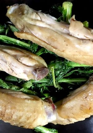 けいこだしで 鶏手羽中とカブの葉の炒め煮-レシピのメイン写真