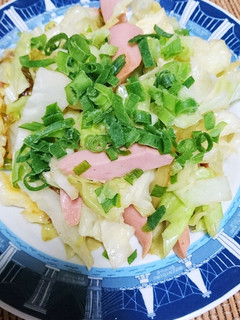 斬新!キャベツと魚肉ソーセージ炒め-レシピのメイン写真