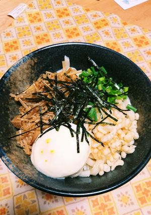 なめ茸うどん~温玉ぶっかけ-レシピのメイン写真