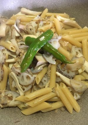 ホタテの塩辛で、キノコたっぷりペンネ-レシピのメイン写真