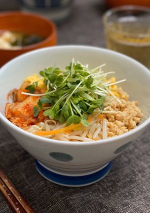 ３色丼？何色だっていいじゃない丼-レシピのメイン写真