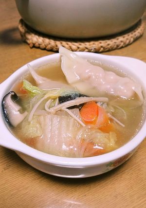 手作り餃子で野菜たっぷり水餃子鍋❤︎⃜-レシピのメイン写真