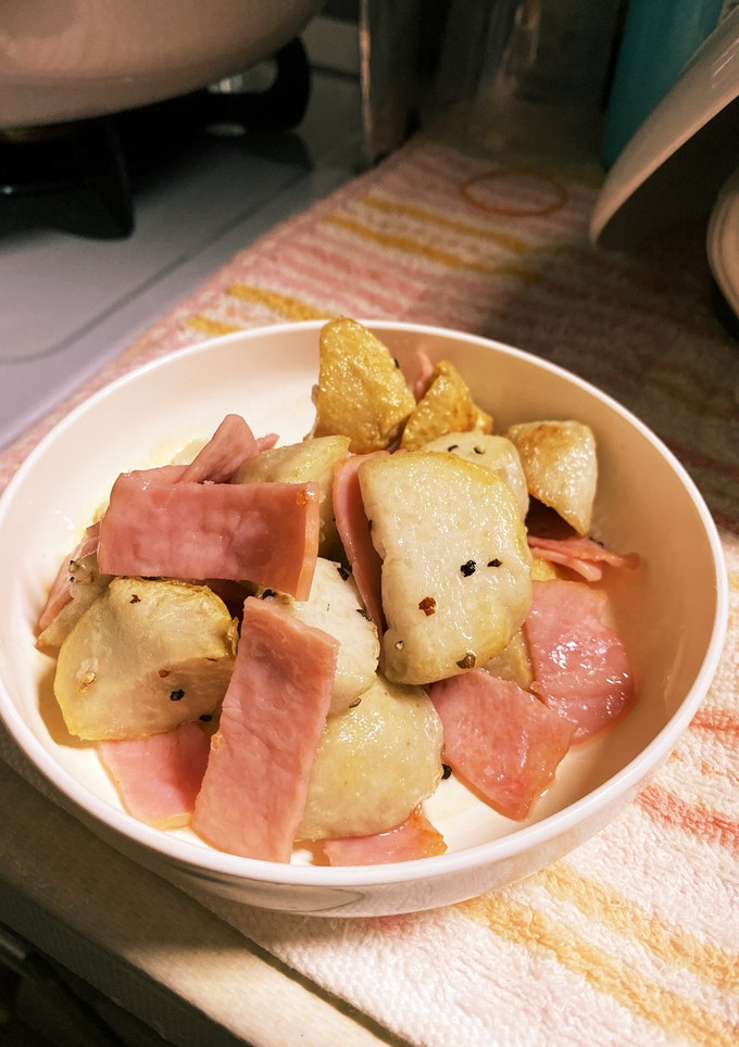 ご飯がススム！簡単里芋とベーコン炒め-レシピのメイン写真