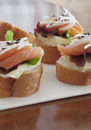 スモークサーモンとクリームチーズバゲット-レシピのメイン写真