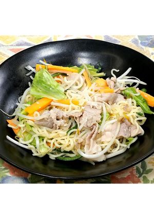 優しい味付けに!塩麹焼きそば★動画あり★-レシピのメイン写真