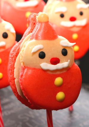 クリスマスに☆サンタのロリポップマカロン-レシピのメイン写真