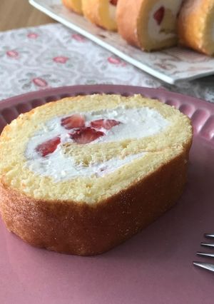 外巻きいちごロールケーキ-レシピのメイン写真