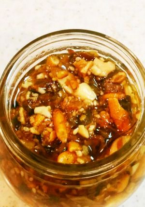 余り物で作った食べるラー油。柿の種入り。-レシピのメイン写真