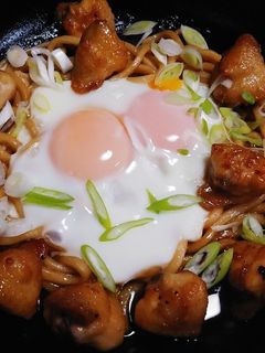 鶏照りの焼きうどんたまごのせ(簡単)-レシピのメイン写真