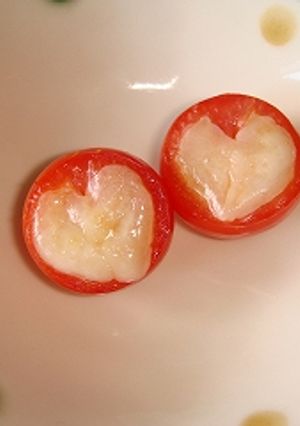 お弁当に！ミニトマトとチーズでハート型♥-レシピのメイン写真