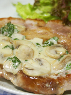 豚肉ステーキ♪マッシュルームクリーム大葉-レシピのメイン写真