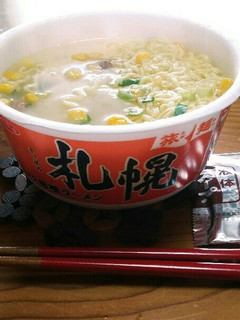 カップラーメンにお餅プラス➕(^q^)☺-レシピのメイン写真