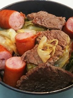 牛バラカルビとソーセージと白菜の煮込み-レシピのメイン写真