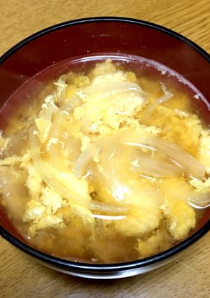 玉ねぎと卵の味噌汁-レシピのメイン写真