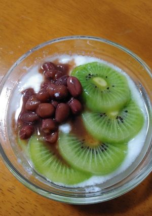 ヨーグルトにあんことキウイフルーツ-レシピのメイン写真