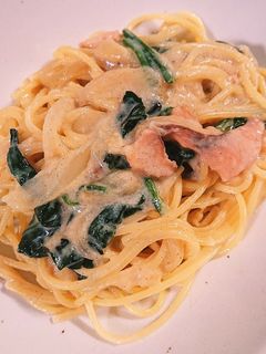 サーモンとほうれん草のクリームパスタ-レシピのメイン写真